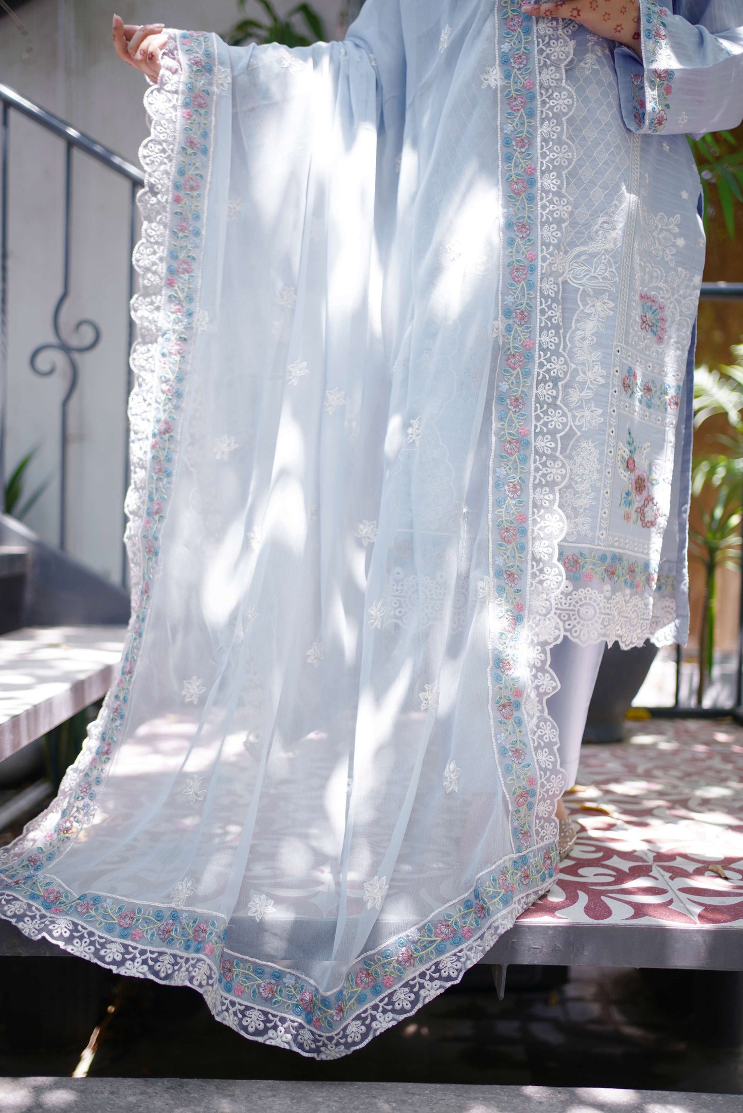 Sehr – Powder Blue Embroidered Lawn Three-Piece Suit