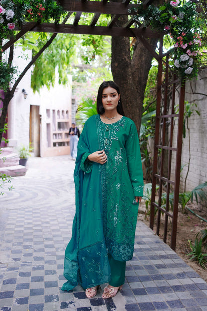 Zumurrud – Emerald Green Embroidered Lawn Three-Piece Suit