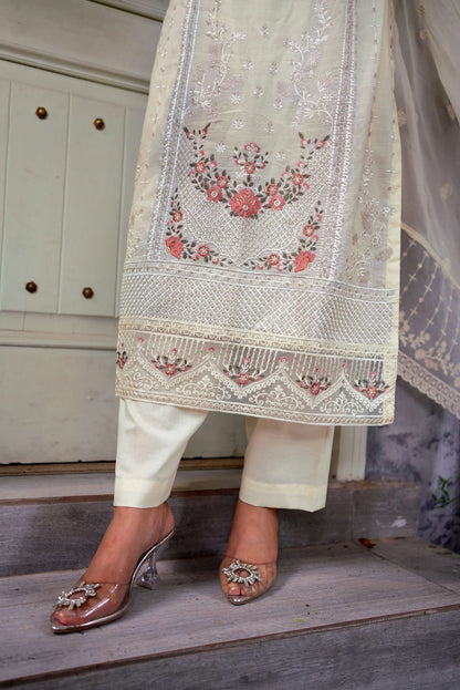 Sadaf – Embroidered Lawn Three-Piece Suit