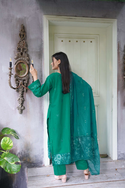 Zumurrud – Emerald Green Embroidered Lawn Three-Piece Suit