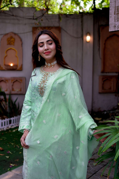 Bahaar – Pista Green Embroidered Lawn Three-Piece Suit