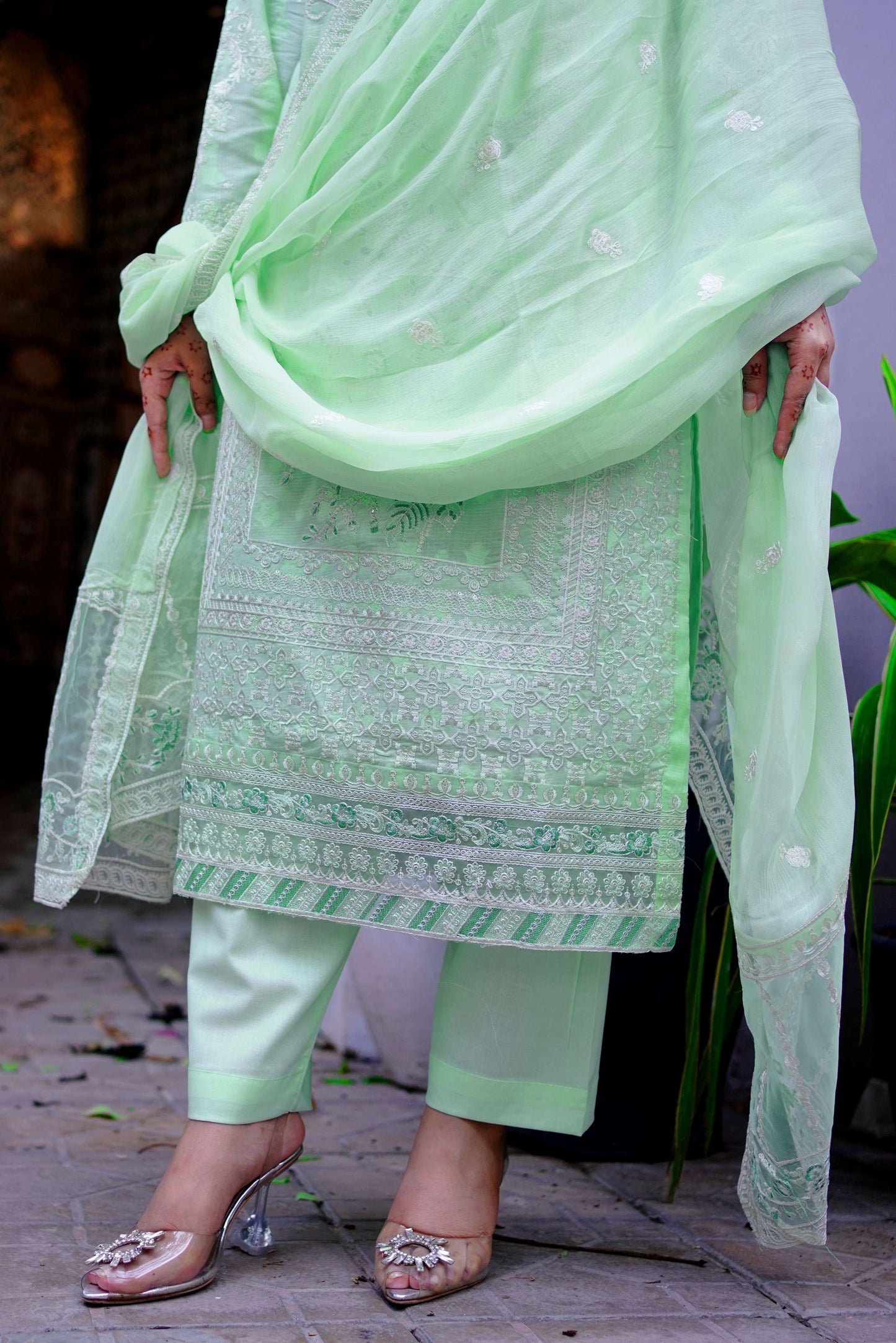 Bahaar – Pista Green Embroidered Lawn Three-Piece Suit