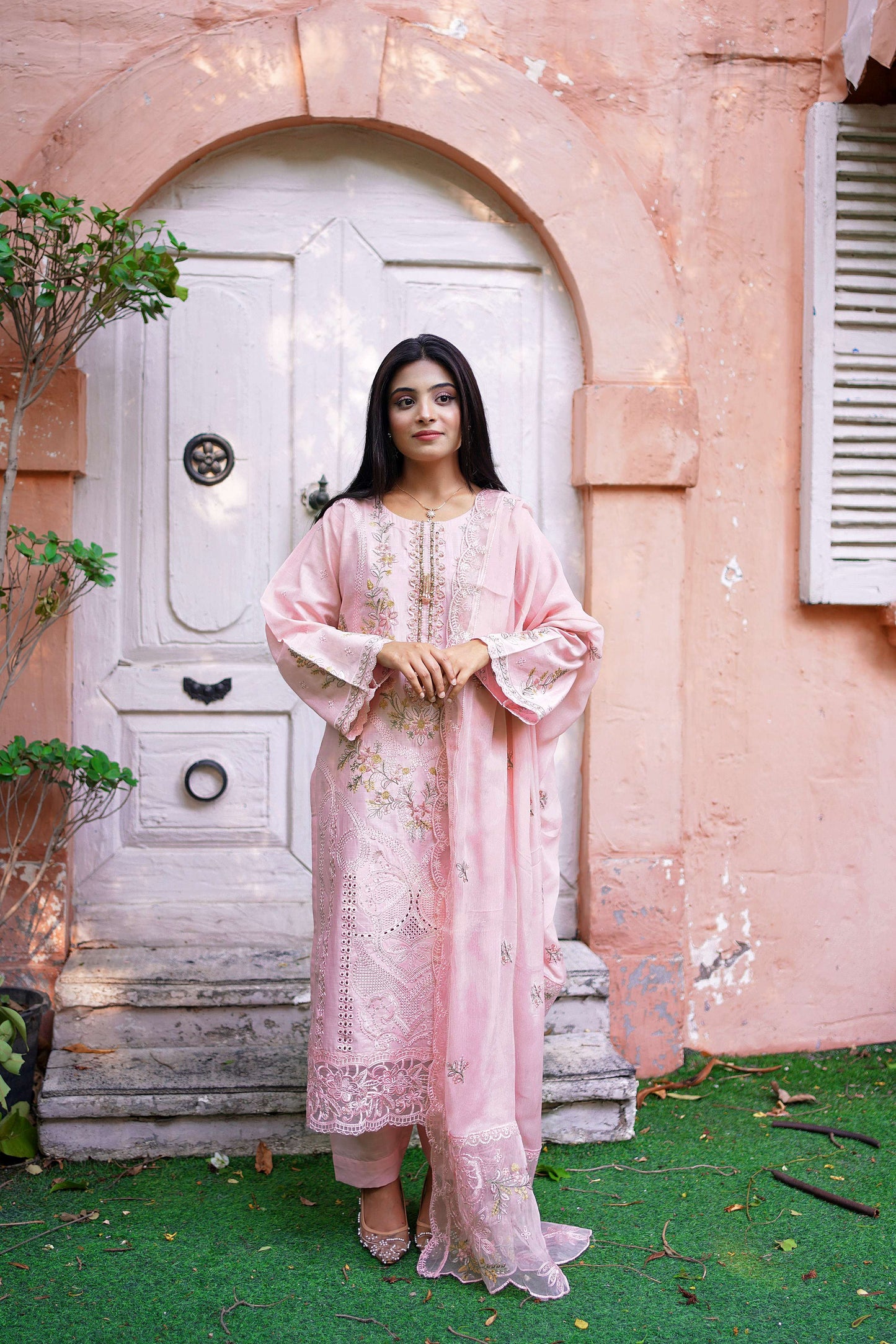 Gulrukh – Blush Pink Embroidered Lawn Three-Piece Suit