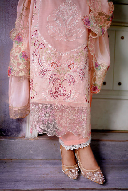 Gulfaam – Peach Embroidered Lawn Three-Piece Suit