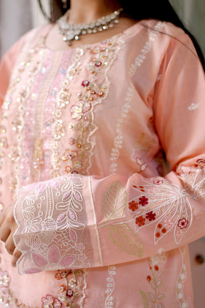 Gulfaam – Peach Embroidered Lawn Three-Piece Suit